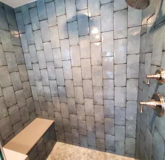 سوئیت با چشم‌انداز, Sea Horse Resort