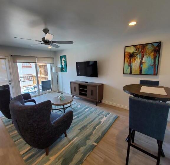 جناح, Sea Horse Resort