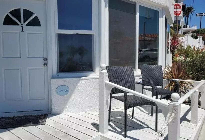 سوییت با چشم‌انداز دریا, Sea Horse Resort