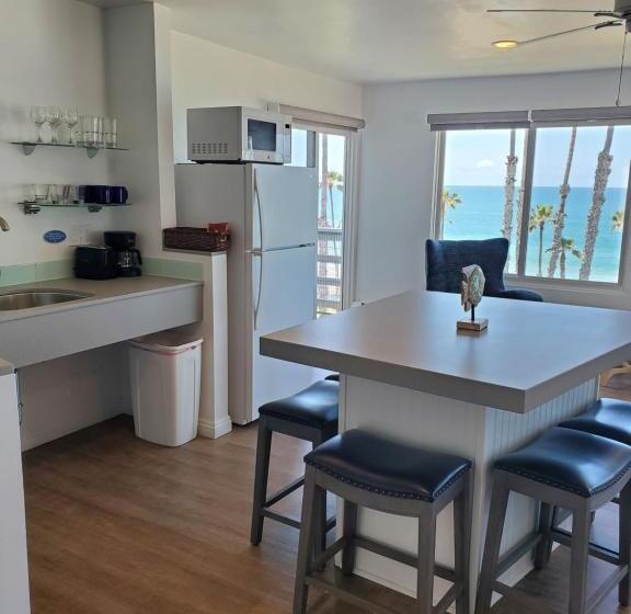 جناح ديلوكس غرفتين نوم, Sea Horse Resort