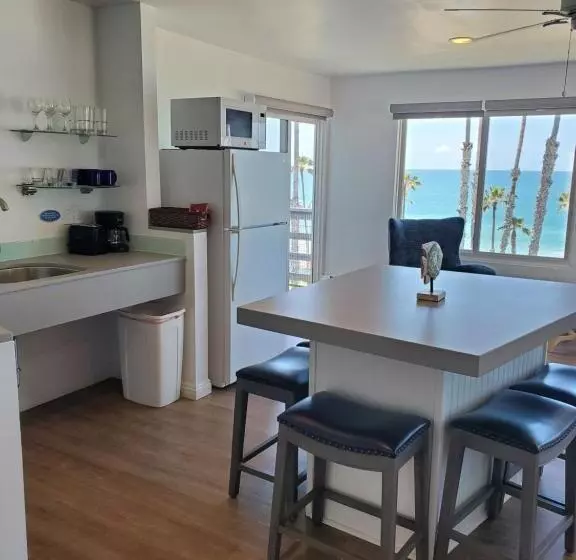 سوئیت دلوکس 2 خوابه, Sea Horse Resort