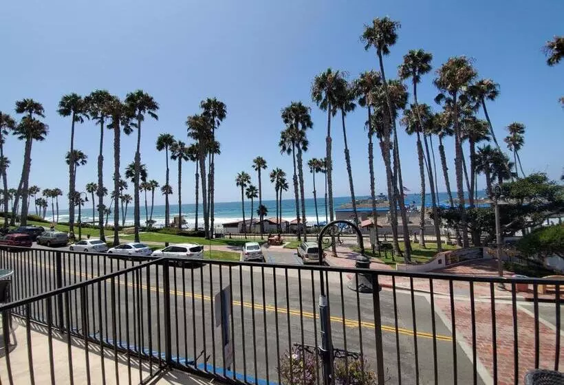 سوییت با چشم‌انداز دریا, Sea Horse Resort