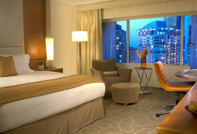 キングサイズベッドのスタンダードルーム, Swissôtel Chicago