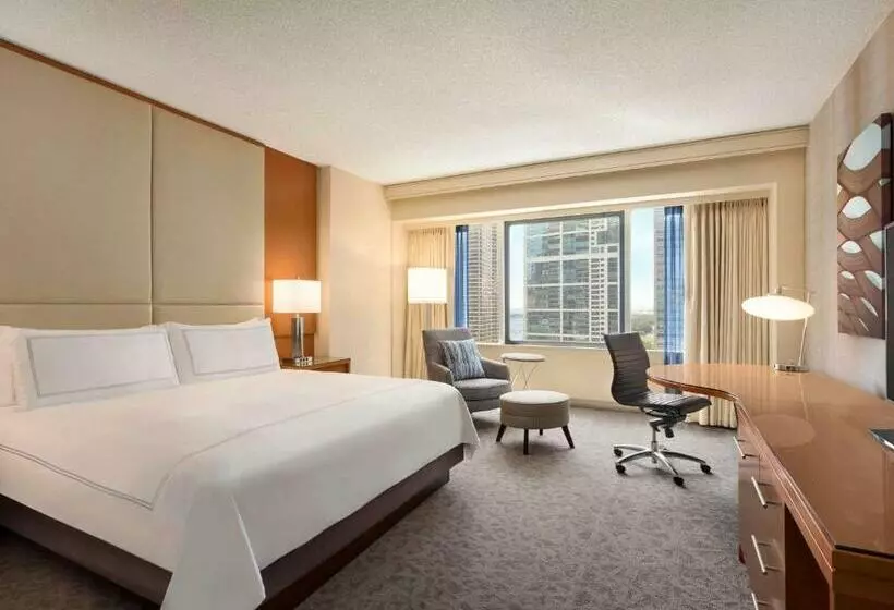 キングサイズベッドのスタンダードルーム, Swissôtel Chicago
