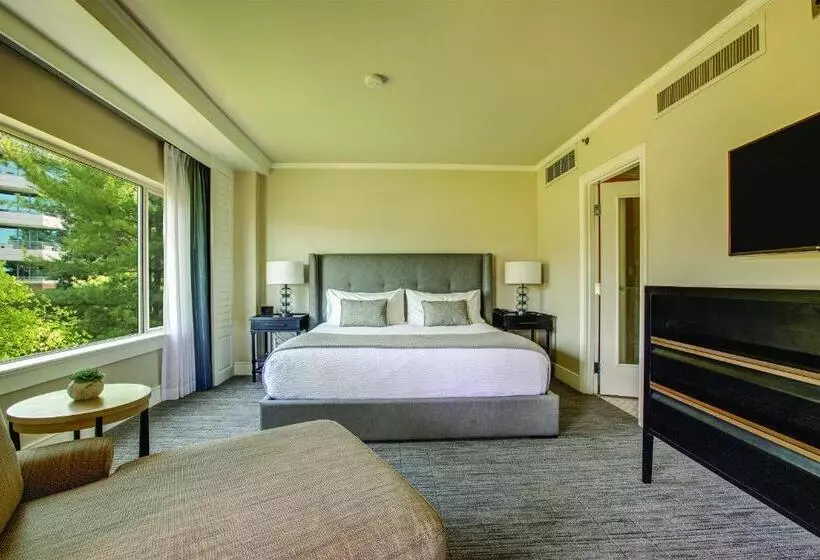 スイート, Woodmark Hotel & Still Spa