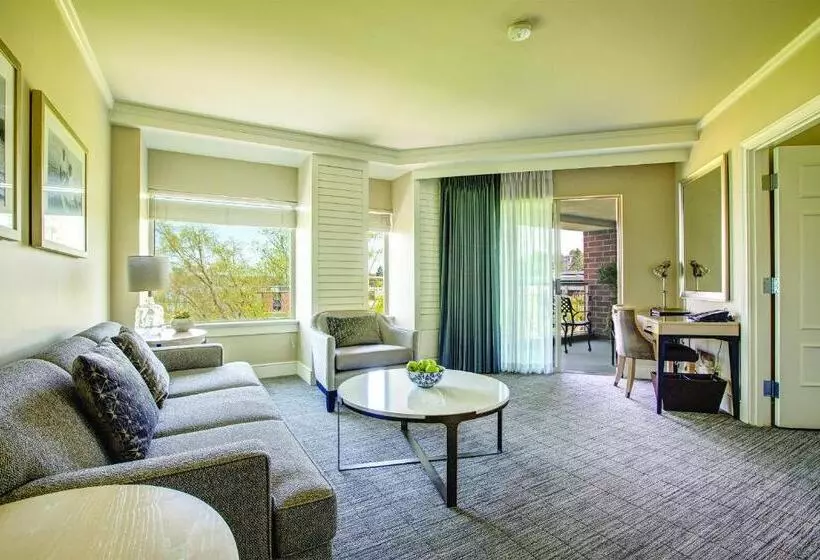 スイート, Woodmark Hotel & Still Spa
