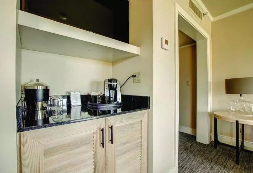 スイート, Woodmark Hotel & Still Spa