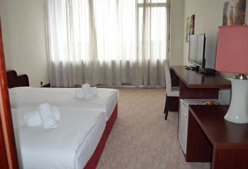 اتاق سوپریور با بالکن, Garni Hotel Jugoslavija