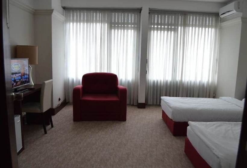 اتاق سوپریور با بالکن, Garni Hotel Jugoslavija
