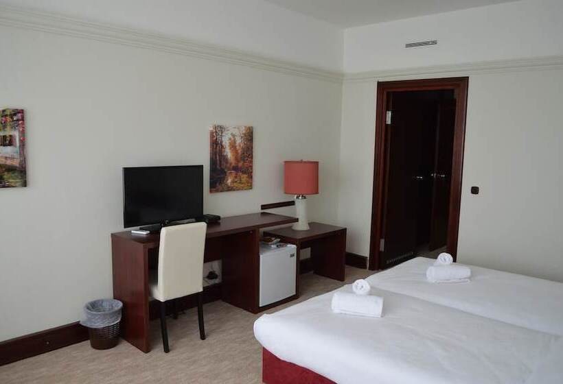 اتاق سوپریور با بالکن, Garni Hotel Jugoslavija