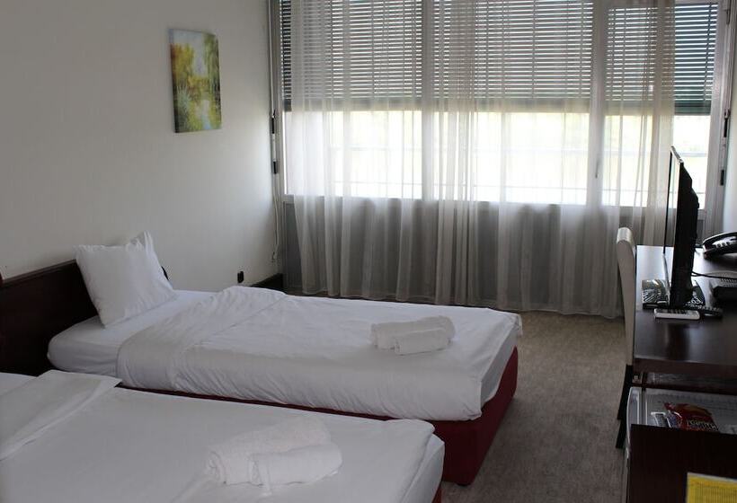 سوئیت با بالکن, Garni Hotel Jugoslavija