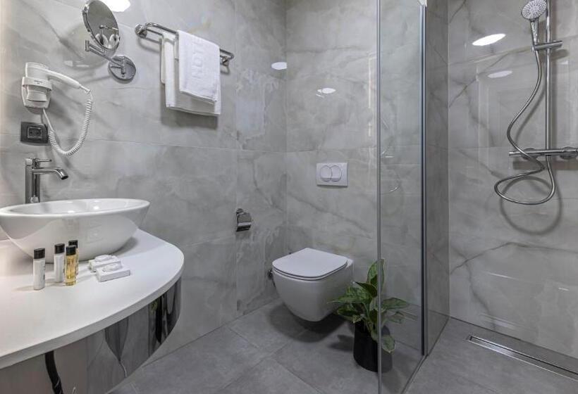 סוויטה דלוקס, Grand Hotel Zagreb