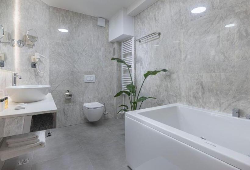 סוויטה דלוקס, Grand Hotel Zagreb