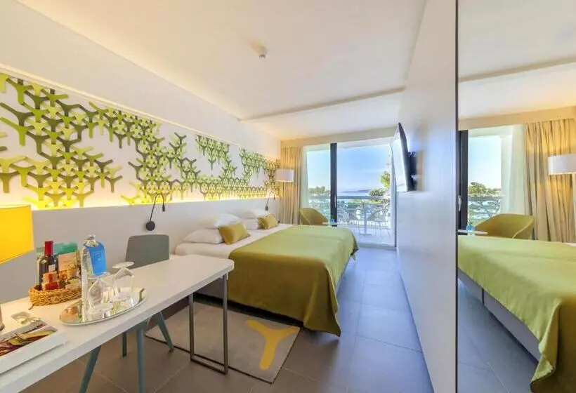 Habitación Estándar con Balcón, Bluesun Berulia