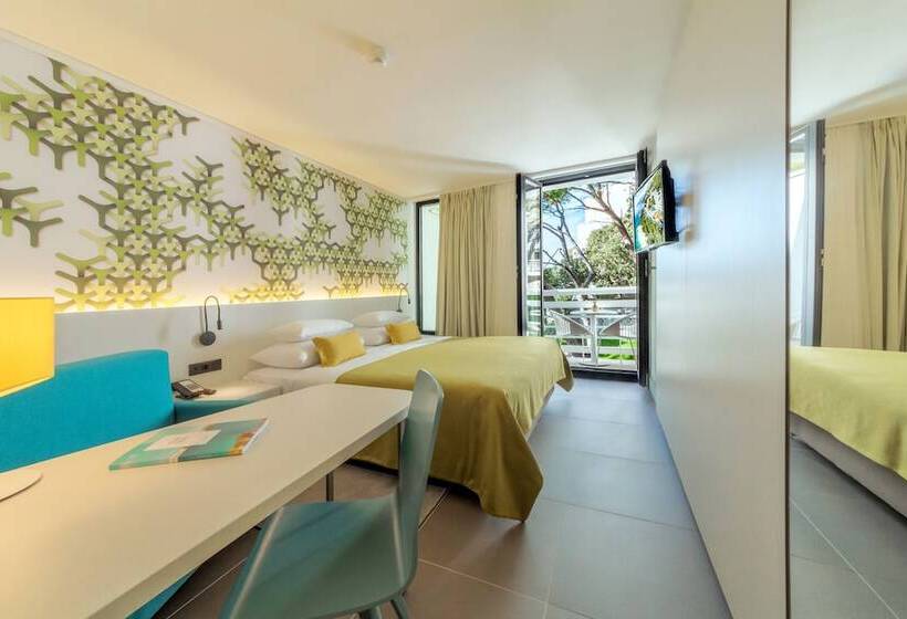 غرفة قياسية مزوَّدة بشُرفة, Bluesun Berulia