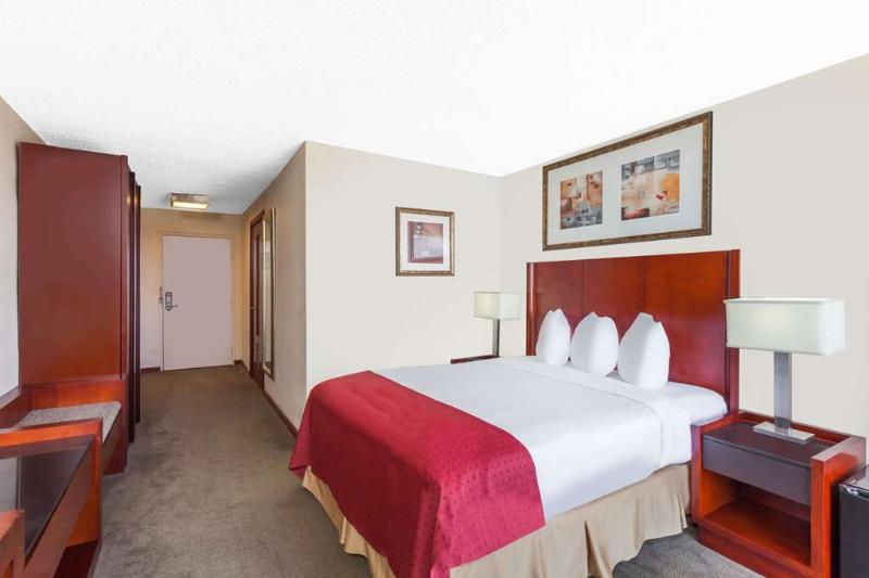 חדר סטנדרט עם מיטת קינג, Doubletree By Hilton Palmdale, Ca