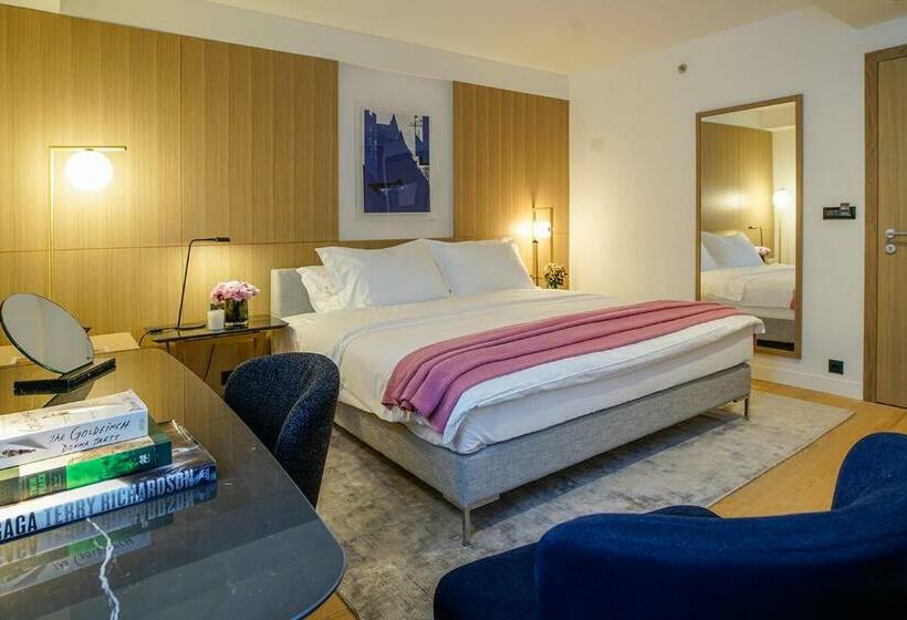 古典房间, Excelsior