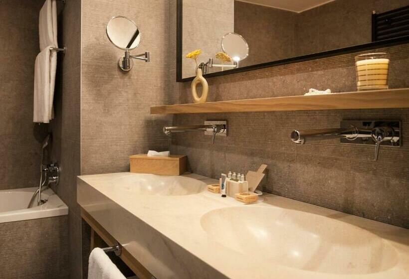 豪华海景房带阳台, Excelsior