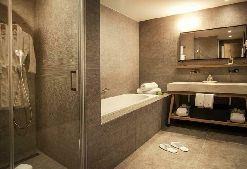 高级大房间, Excelsior