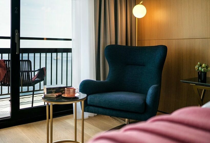 豪华海景房带阳台, Excelsior