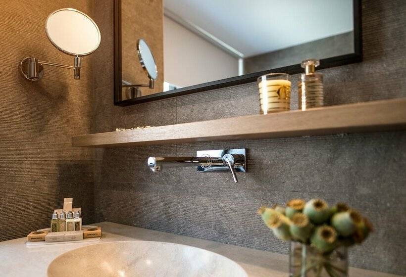 古典房间, Excelsior