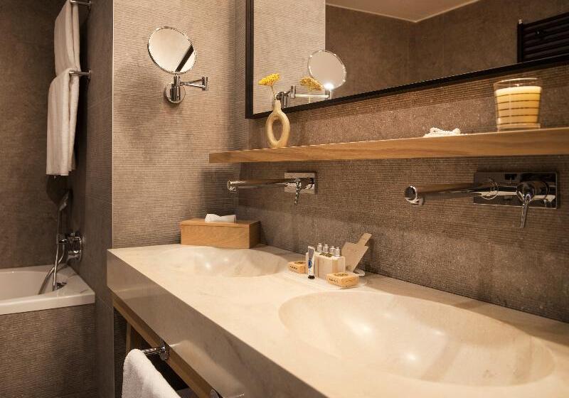 Cameră Deluxe cu Vedere la Mare cu Balcon, Excelsior