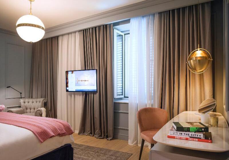 古典房间, Excelsior