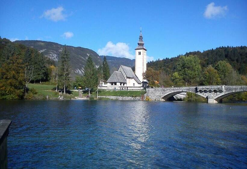 اتاق استاندارد با بالکن, Jezero