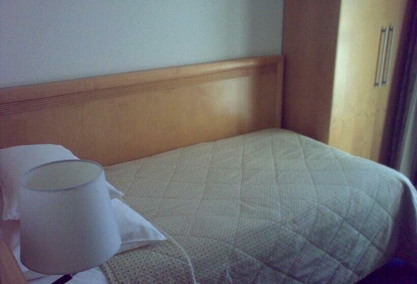 اتاق استاندارد یک تخته با بالکن, Jezero