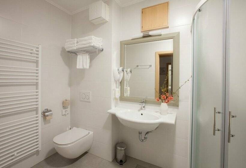 اتاق سوپریور یک تخته, Jezero