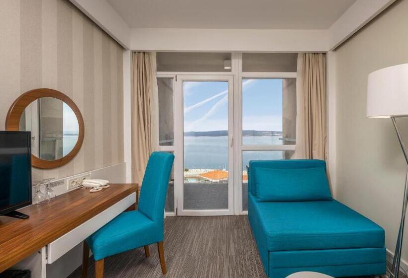 발코니가 있는 바다 전망 수피리어 룸, Katarina