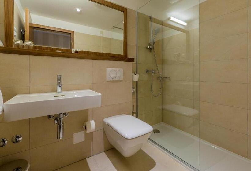 스탠다드 발코니 룸, Katarina