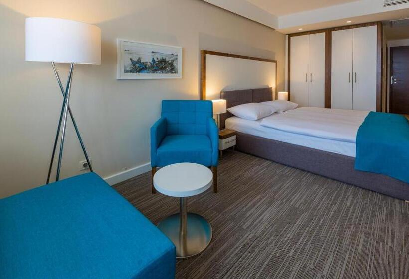 스탠다드 룸, Katarina