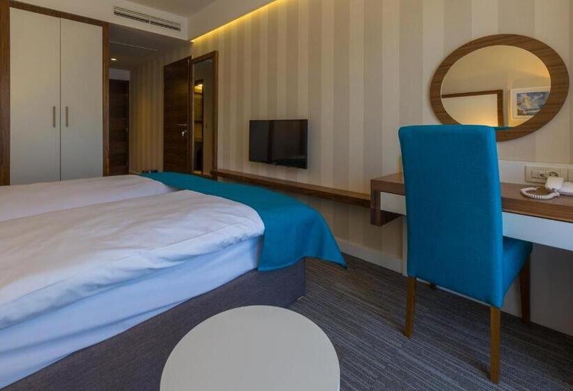 스탠다드 룸, Katarina