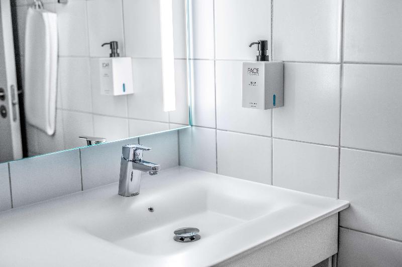 스탠다드 룸, Katarina