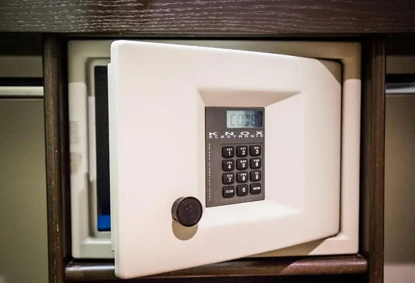 Deluxe Room King Size Bed