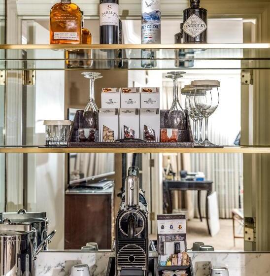 디럭스 룸, The Townsend