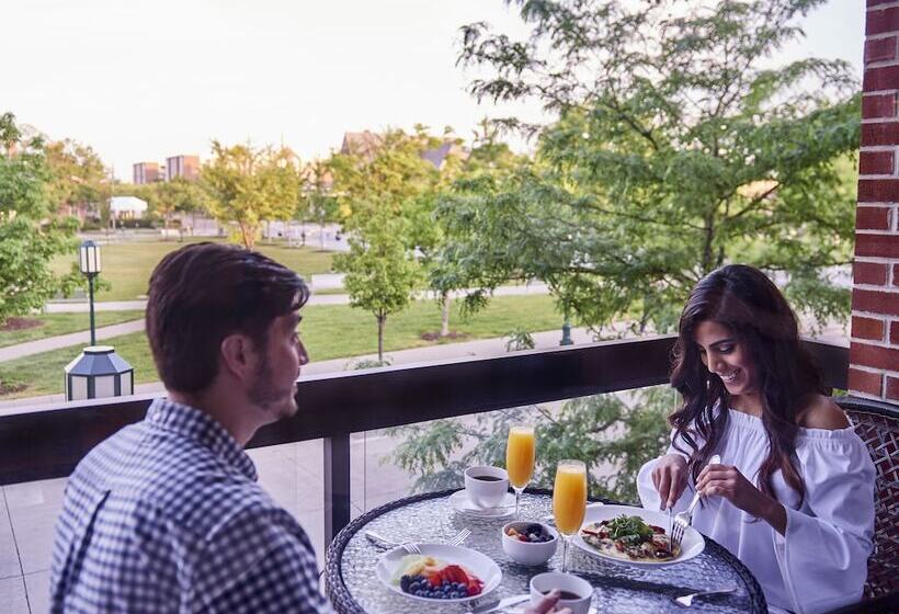 디럭스 스위트, The Townsend