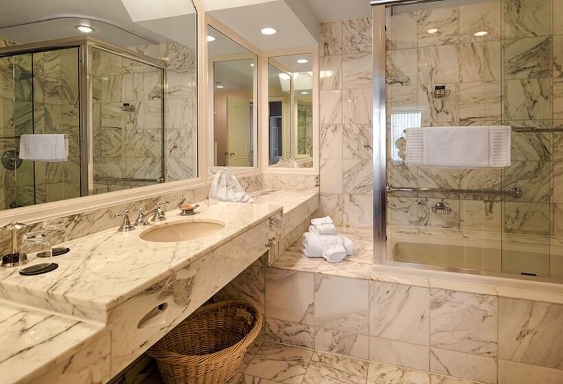 디럭스 스위트, The Townsend