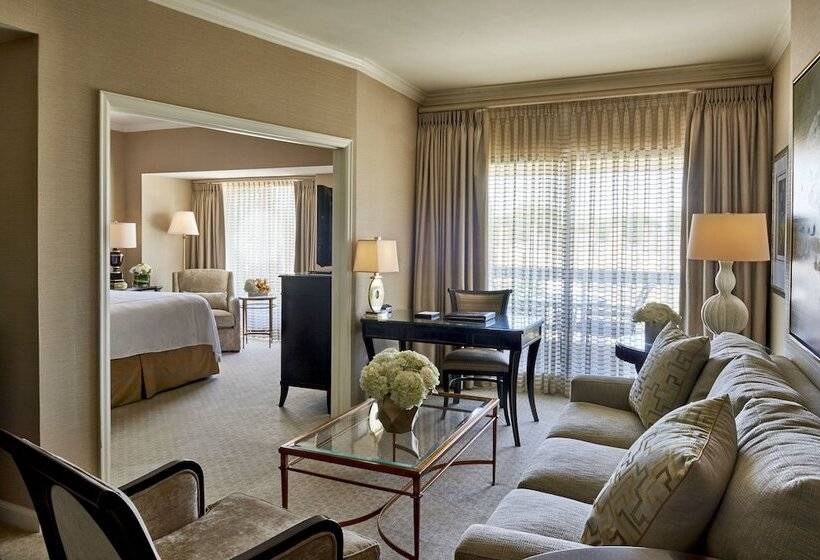 디럭스 스위트, The Townsend