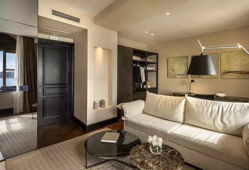 سوییت با چشم‌انداز دریا, Valamar Riviera Hotel & Residence