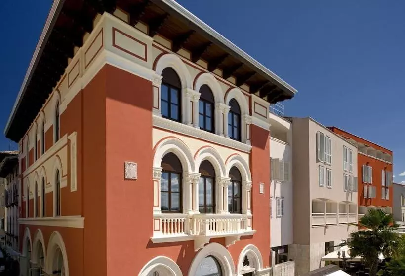 سوییت با چشم‌انداز دریا, Valamar Riviera Hotel & Residence