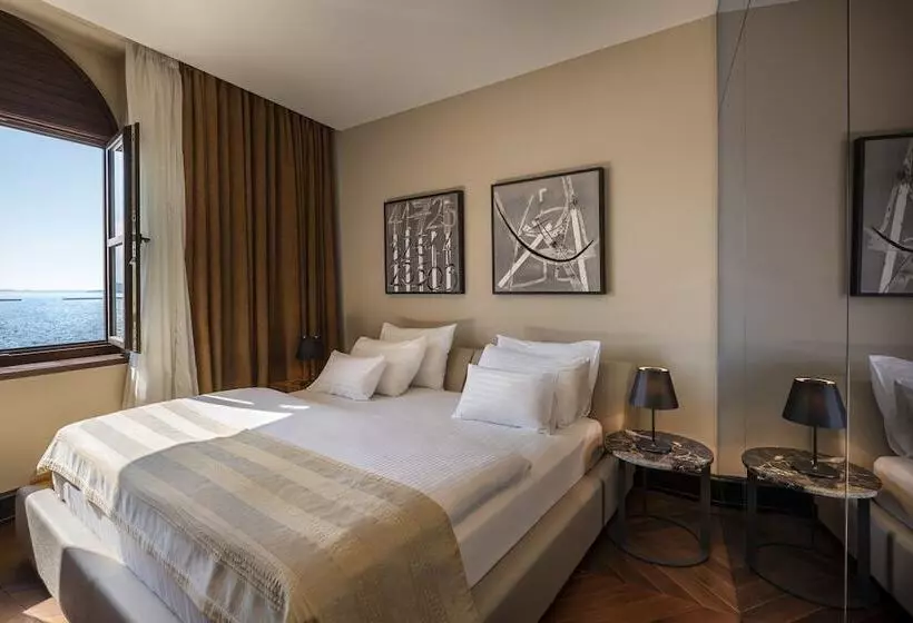 سوییت با چشم‌انداز دریا, Valamar Riviera Hotel & Residence