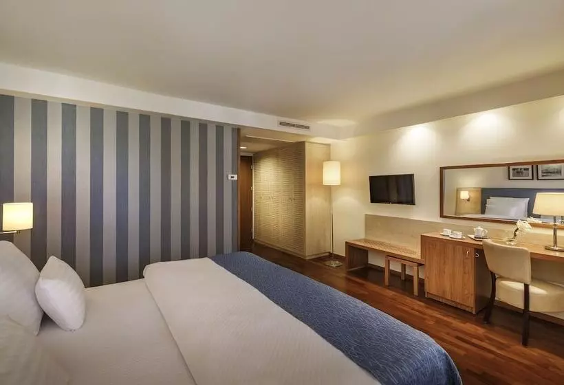 اتاق استاندارد با چشم‌انداز دریا, Valamar Riviera Hotel & Residence