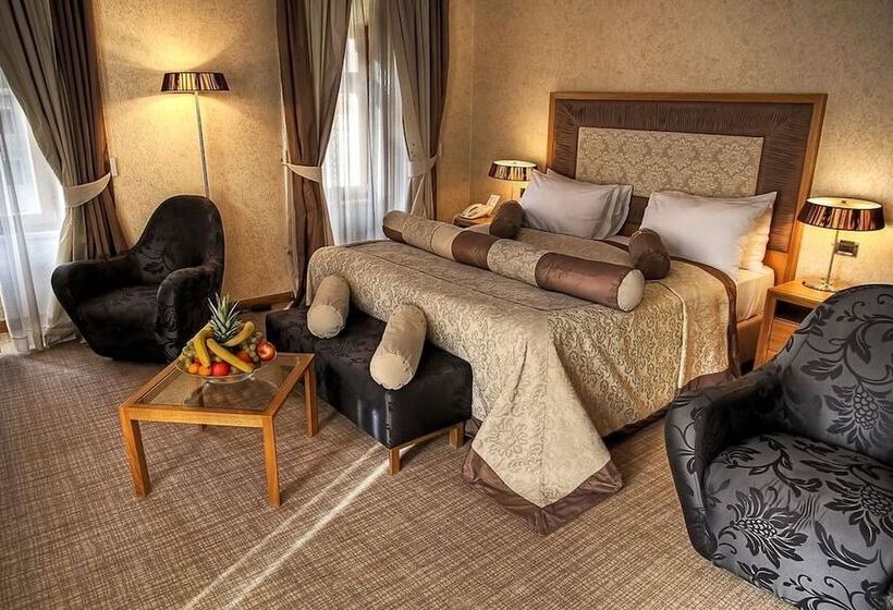 سوییت جونیور, Vardar