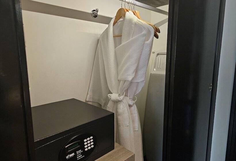 اتاق لوکس, Concorde Hotel Singapore