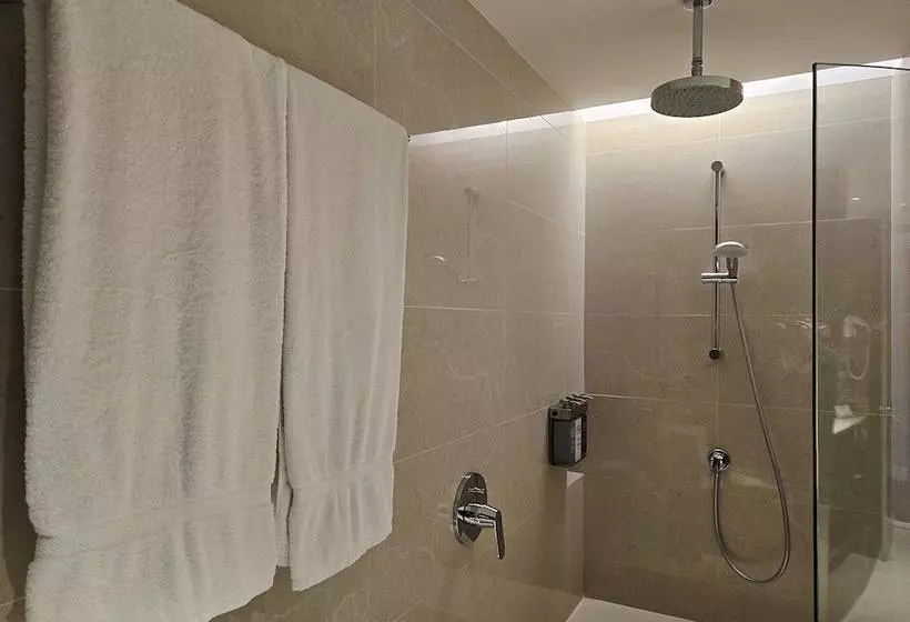 سوئیت پریمیوم, Concorde Hotel Singapore