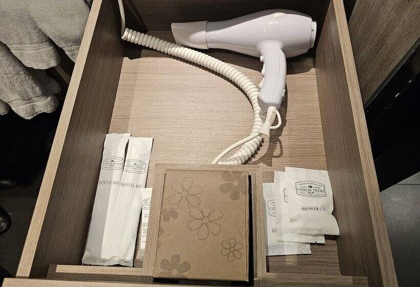 اتاق لوکس سه تخته, Concorde Hotel Singapore