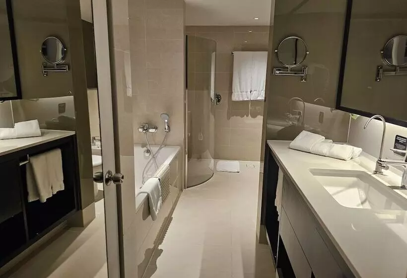 اتاق خانوادگی, Concorde Hotel Singapore