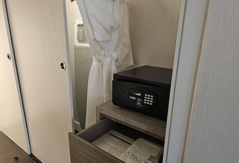 اتاق خانوادگی, Concorde Hotel Singapore